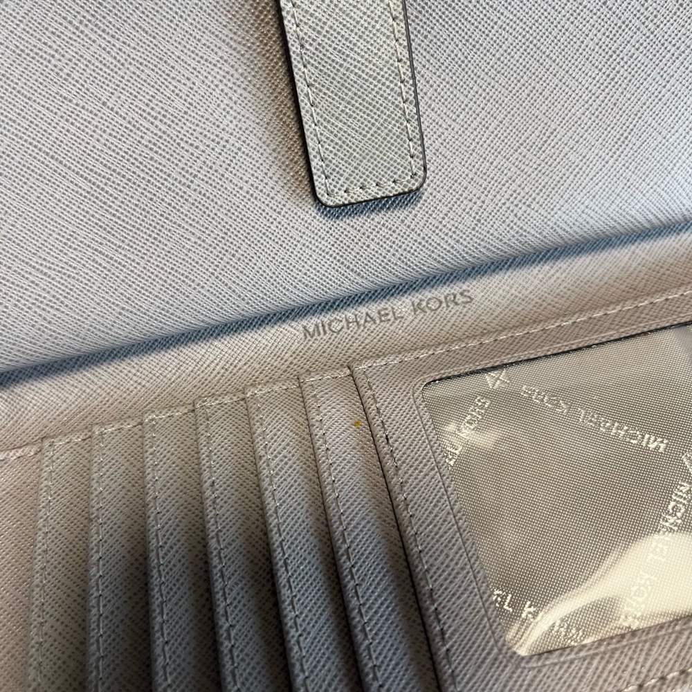 Michael Kors Cellphone‎ Wallet - Picture 12 of 16